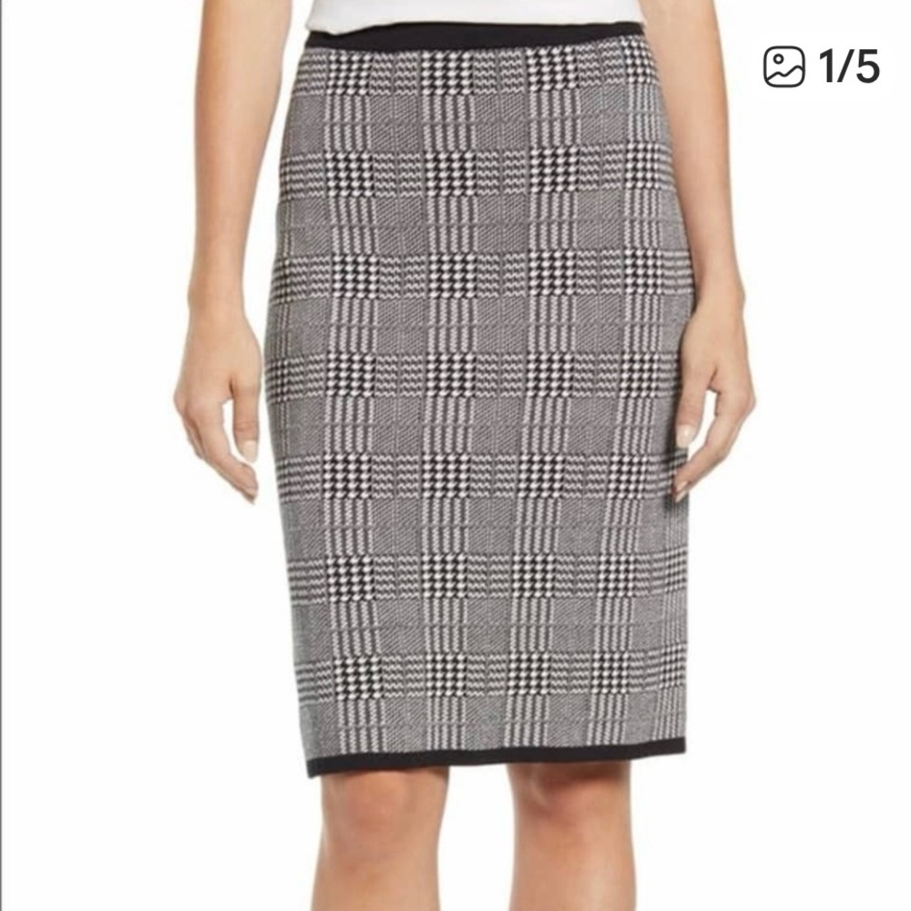 Vince Camuto  Houndstooth  Sweater Stretch Pencil Skirt